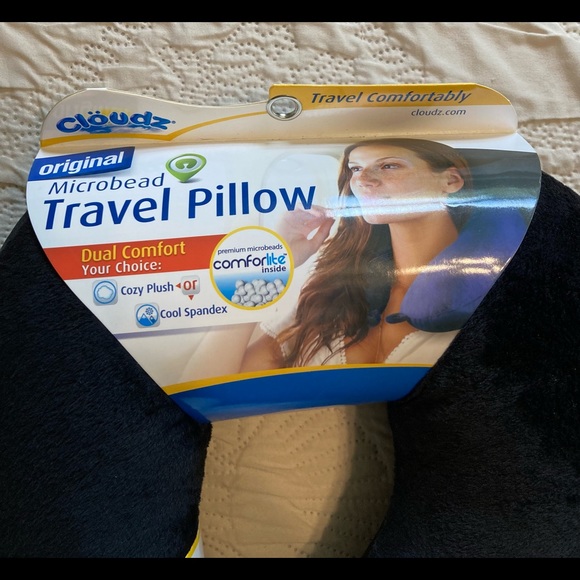 ☘️NWT! Cloudz Soft Travel Pillow☘️ - Picture 3 of 3